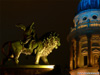 Lwenstatue mit Blick auf den Franzsischen Dom